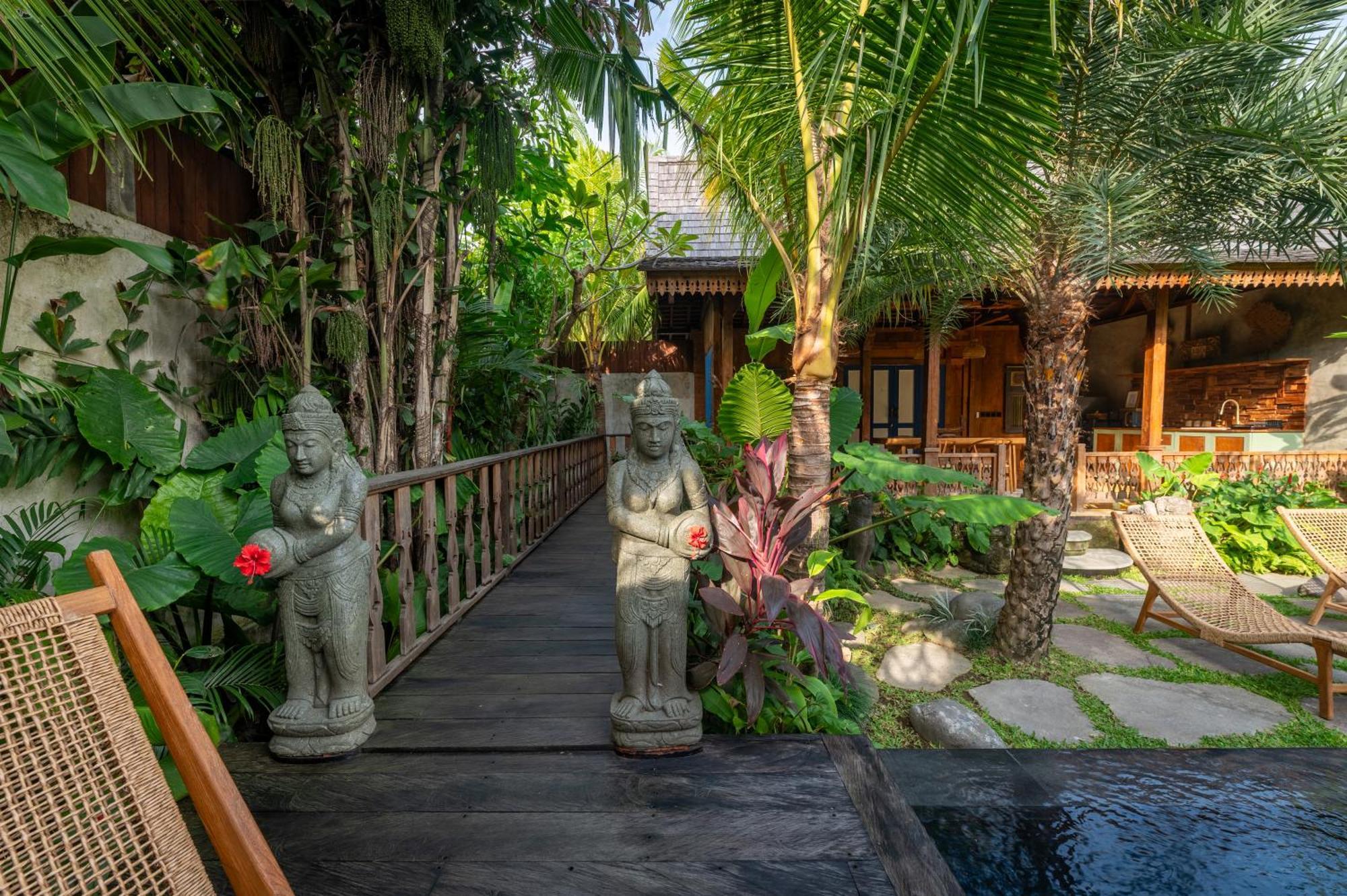 Kubu Kayu Villas Seminyak  Exterior photo